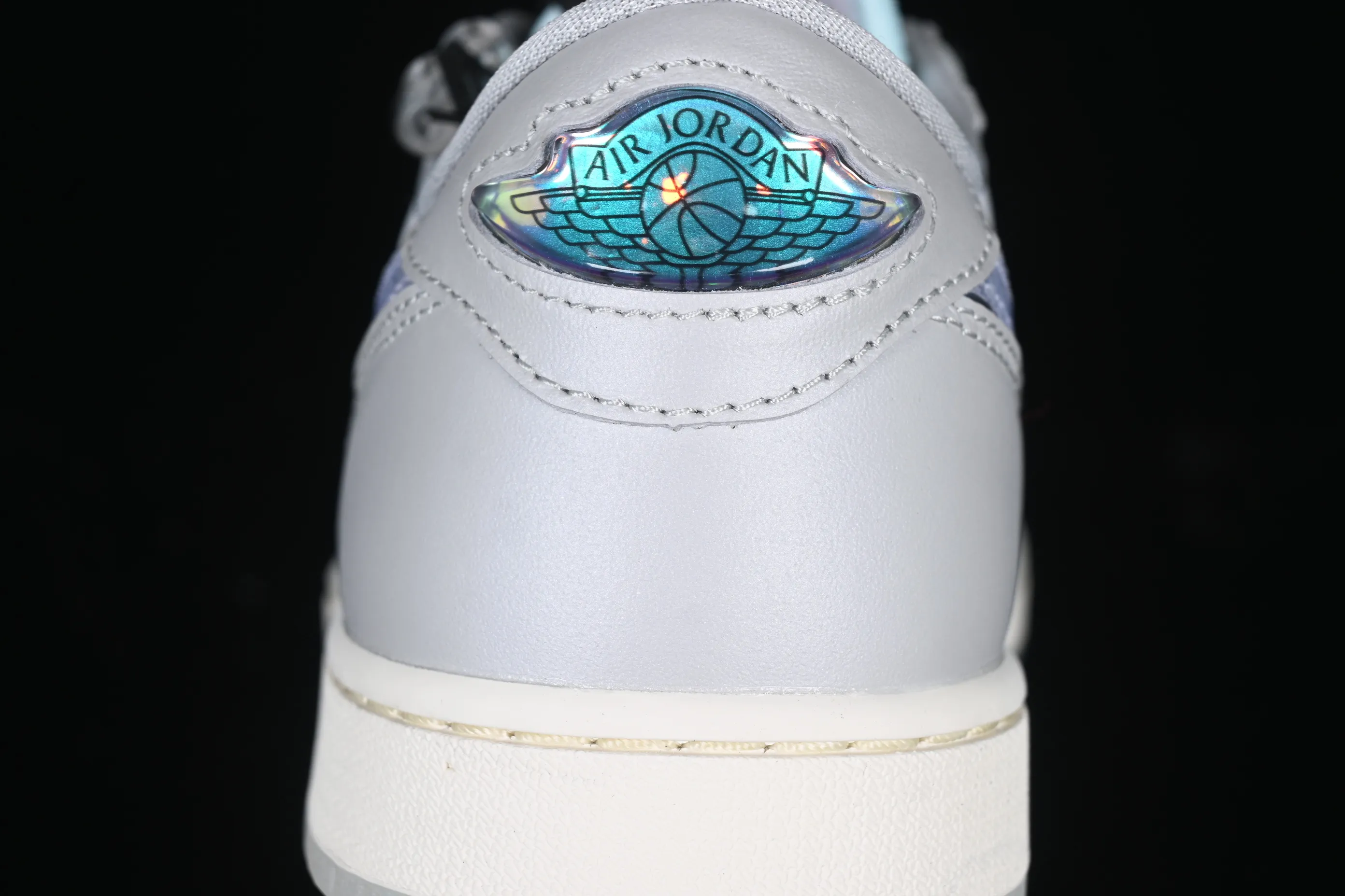 All Categories Air Jordan Jordan Series Basketball Shoes Air Jordan 1 Low G Version Pure Original Air Jordan 1 Low OG "CNY" AJ1 Joe 1 Year of the Snake Limited Silver Snake Low-top Retro Basketball Shoes HF3144-100